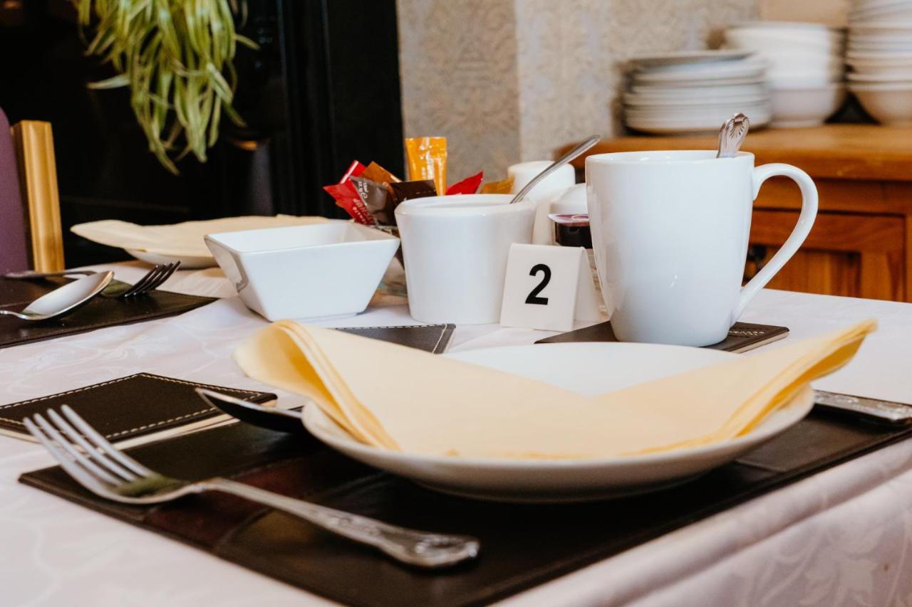Plougastel House B&B Westport Bagian luar foto