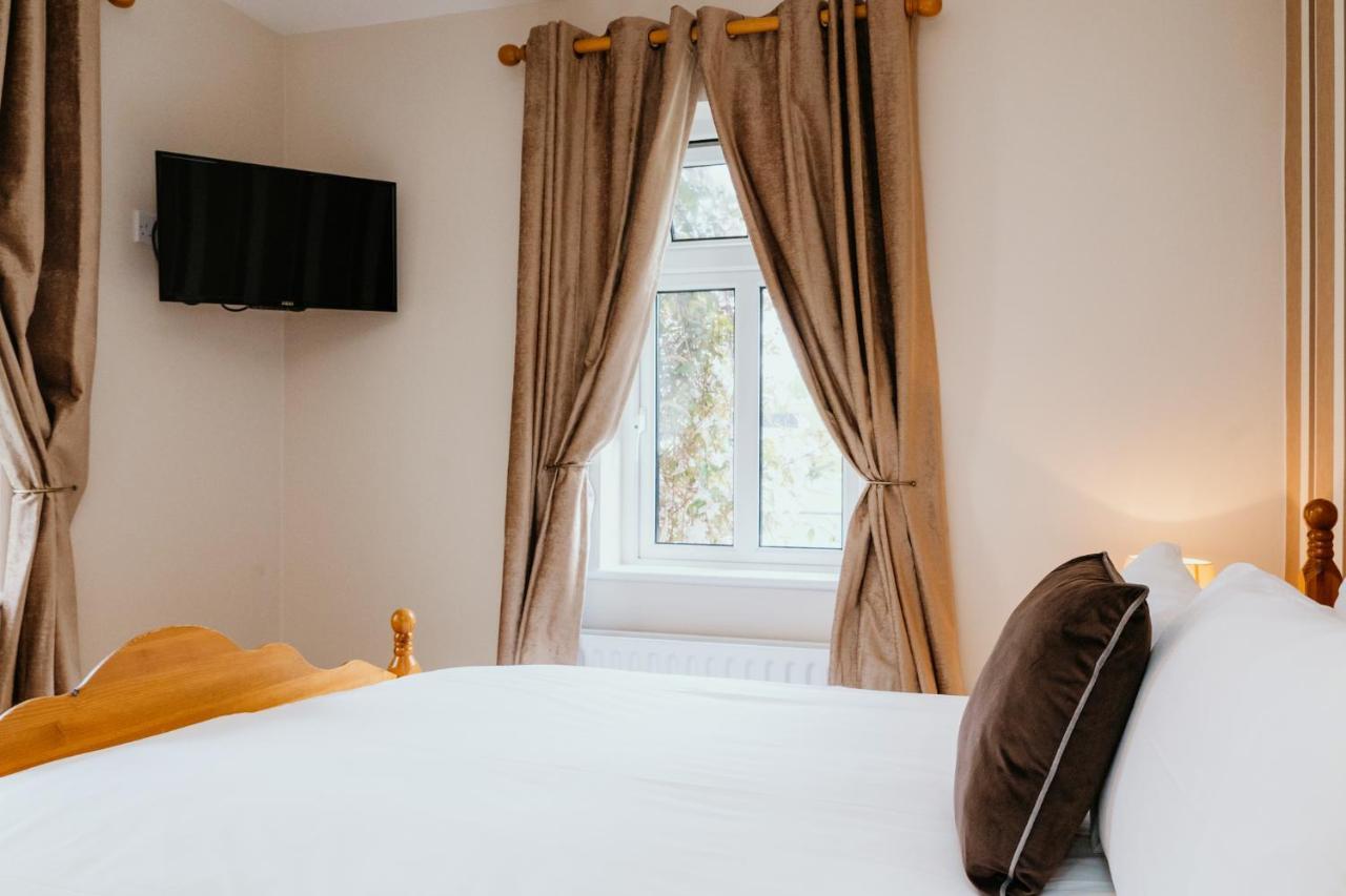 Plougastel House B&B Westport Bagian luar foto