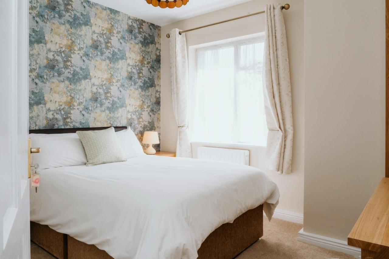 Plougastel House B&B Westport Bagian luar foto