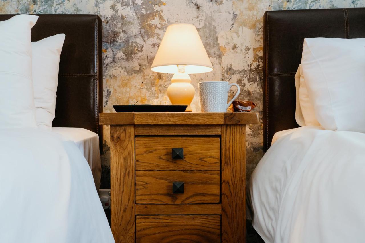 Plougastel House B&B Westport Bagian luar foto