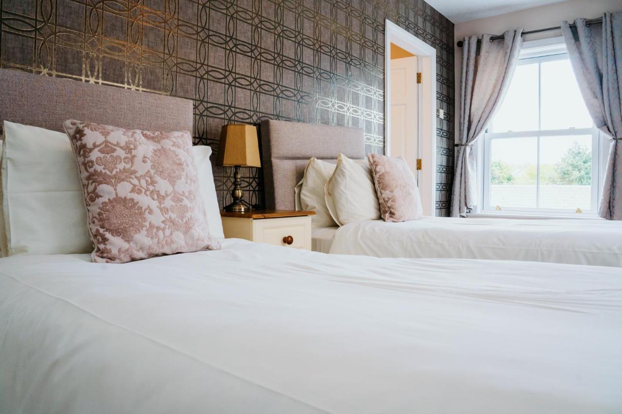 Plougastel House B&B Westport Bagian luar foto