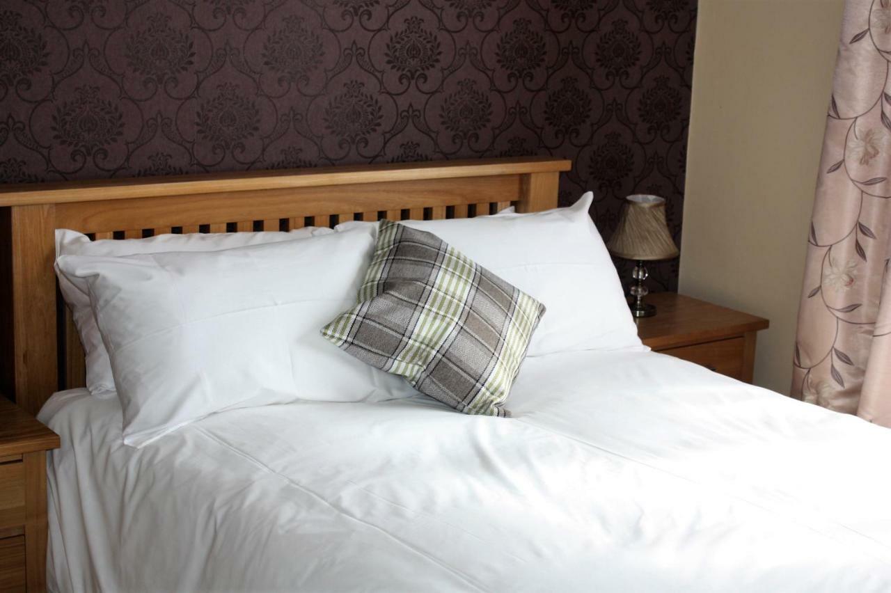 Plougastel House B&B Westport Bagian luar foto